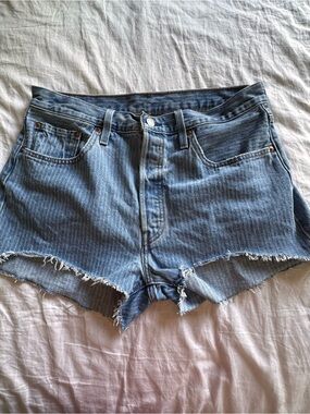 Levi’s 501 Original Faded Pinstripe Denim Cutoff Shorts – Size 32